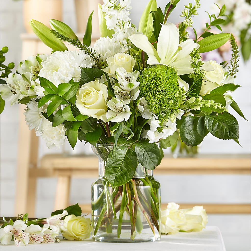 Classic Ivory – A Florist Original – Miracle Flowers, Folsom CA