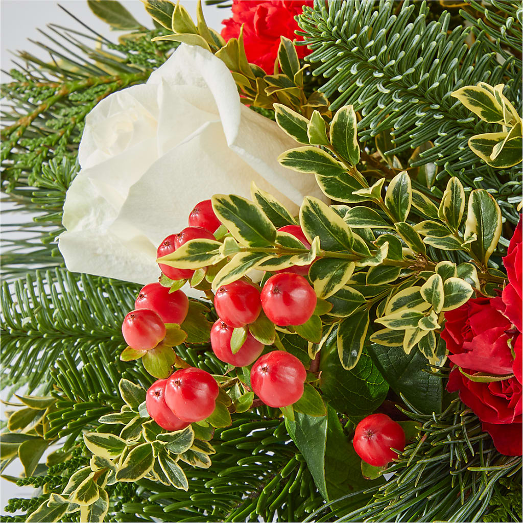 December Dreams Centerpiece –  Miracle Flowers, Folsom CA
