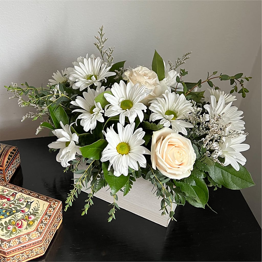 Fresh Linen Box Bouquet –  Miracle Flowers, Folsom CA