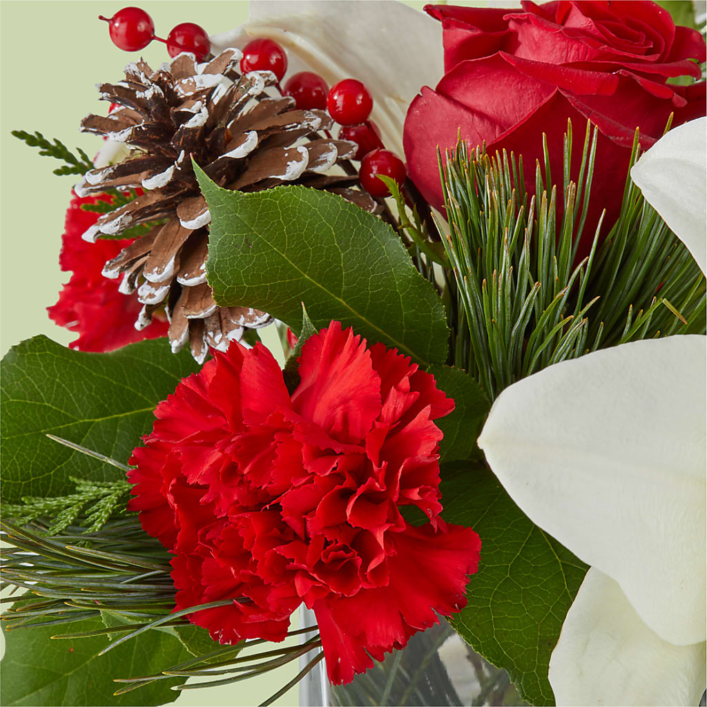 Glistening Icicles Bouquet –  Miracle Flowers, Folsom CA