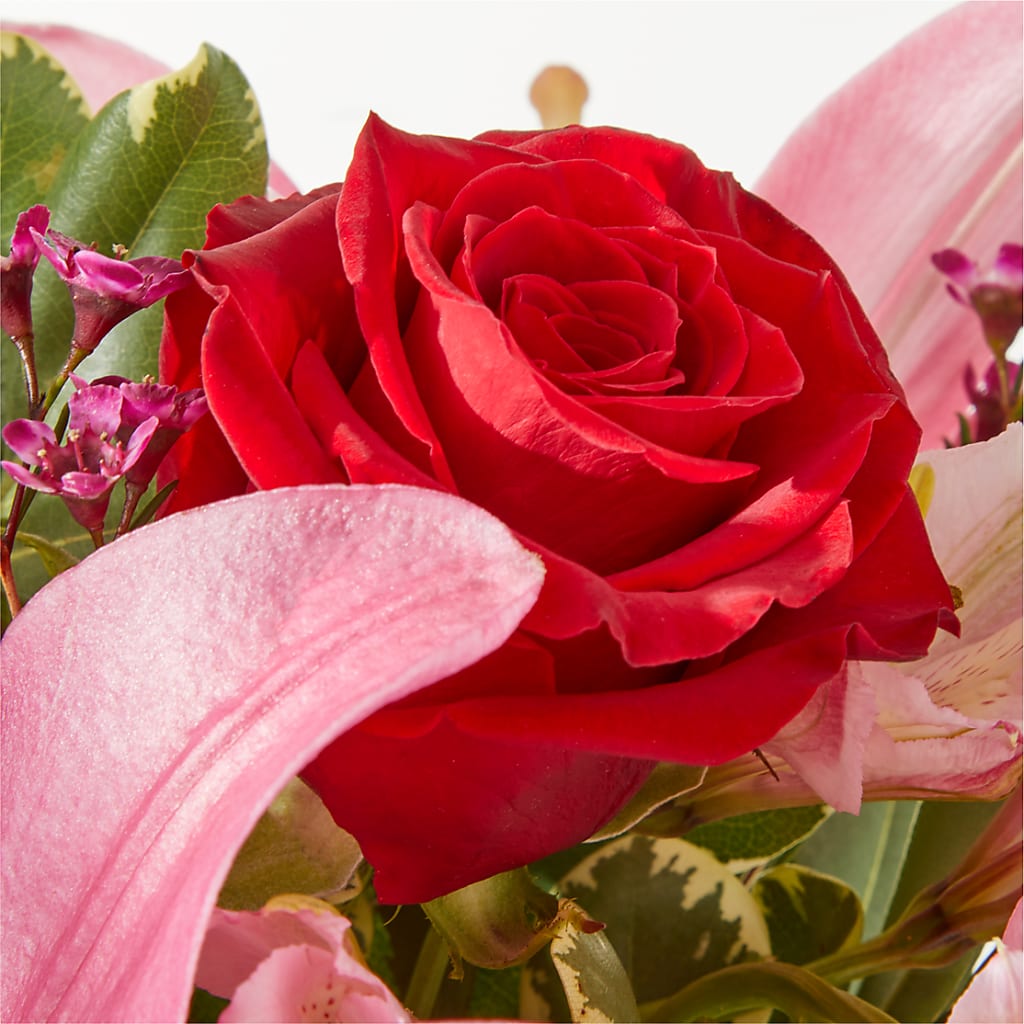 Lucky in Love Bouquet –  Miracle Flowers, Folsom CA